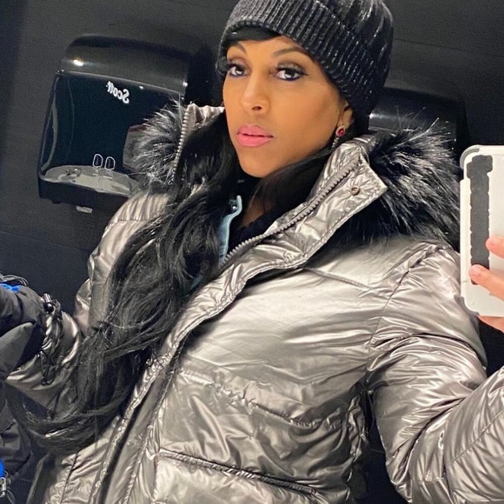 Metallic Silver Hooded Puffer Coat Large warm winter maximalism long line jacket - Picture 13 of 13